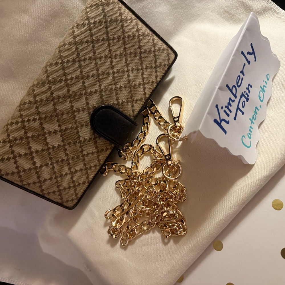 Gucci Black and Cream Key & Card Holder with Gold Chain - Picture 2 of 3